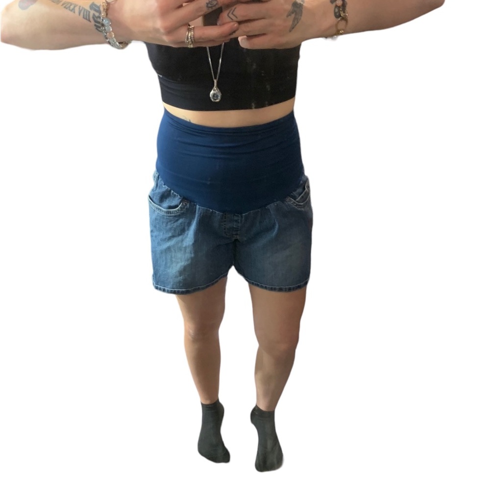 Denim Maternity shorts Liz Lange